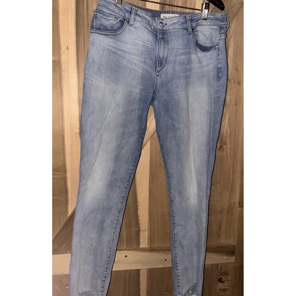 DL1961 Margaux Jeans Size 32 Ankle‎ Mid Rise Instasculpt Ankle Skinny Distress